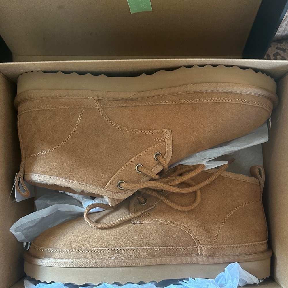 Never worn Women’s size 11 slipper/boot. Missed return window!